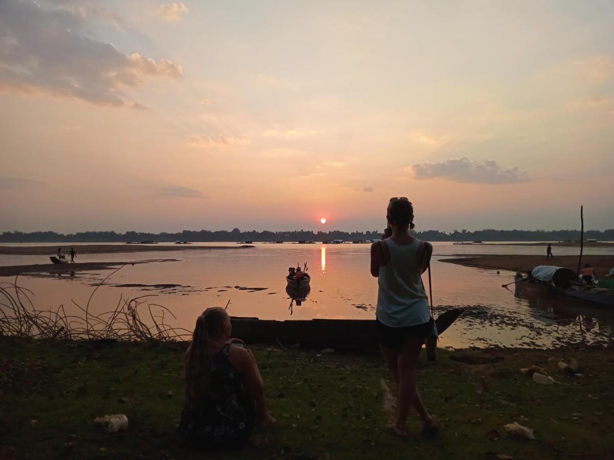 Tonle Mekong Homestay Krong Kracheh Extérieur photo